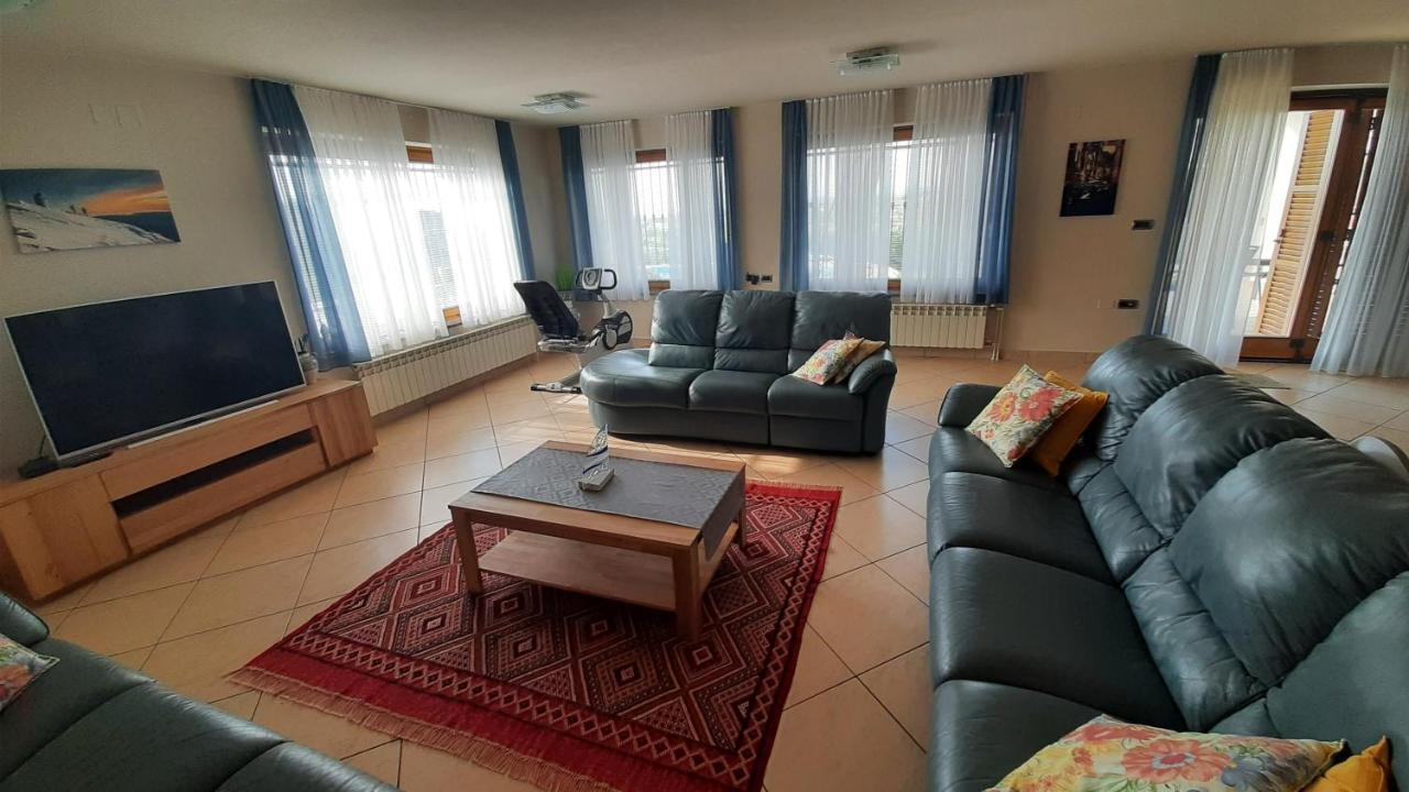 Relax Vila Kampel Koper Buitenkant foto